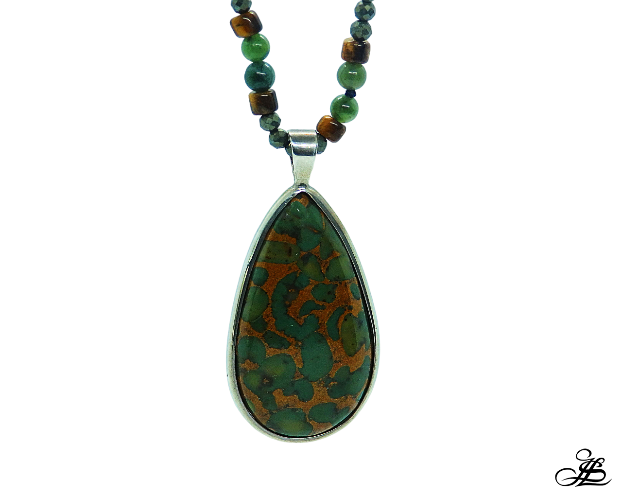 Collar con piedras naturales