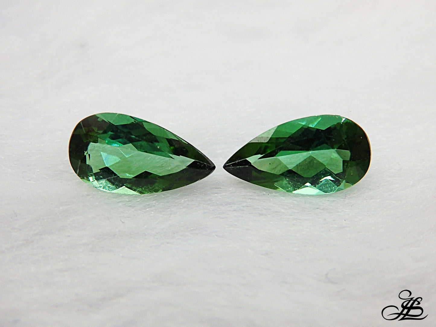 Pareja de turmalinas verdes