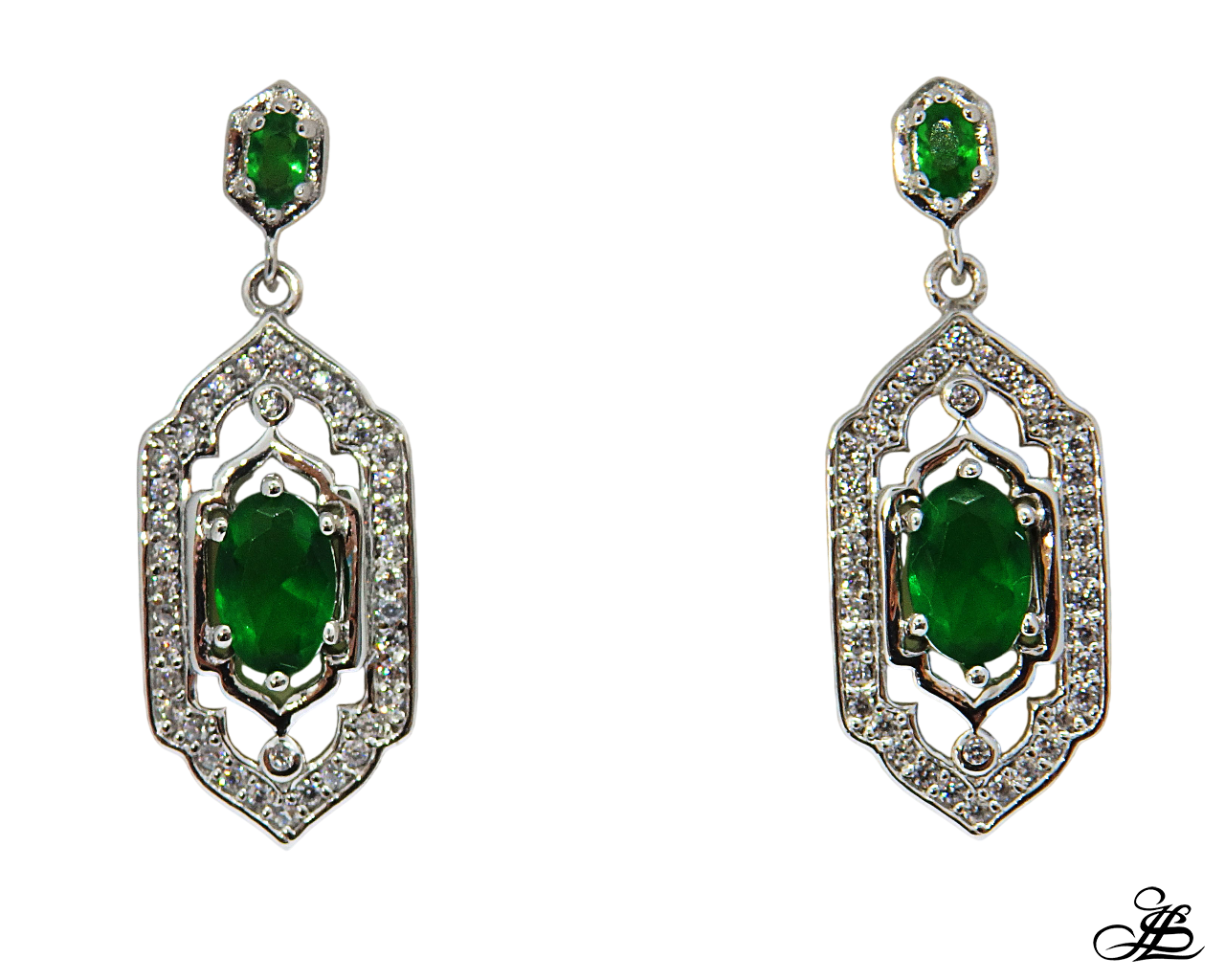 Pendientes con gemas sintéticas verdes y zirconitas