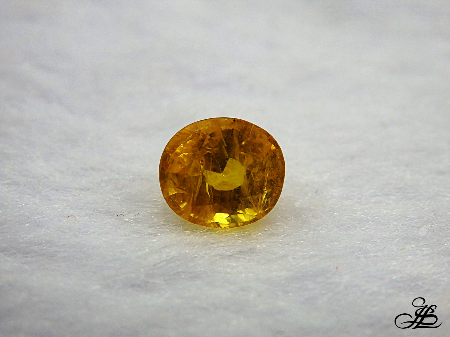 Zafiro amarillo